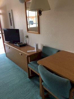Mini Golden Inns Motel Hungry Horse エクステリア 写真