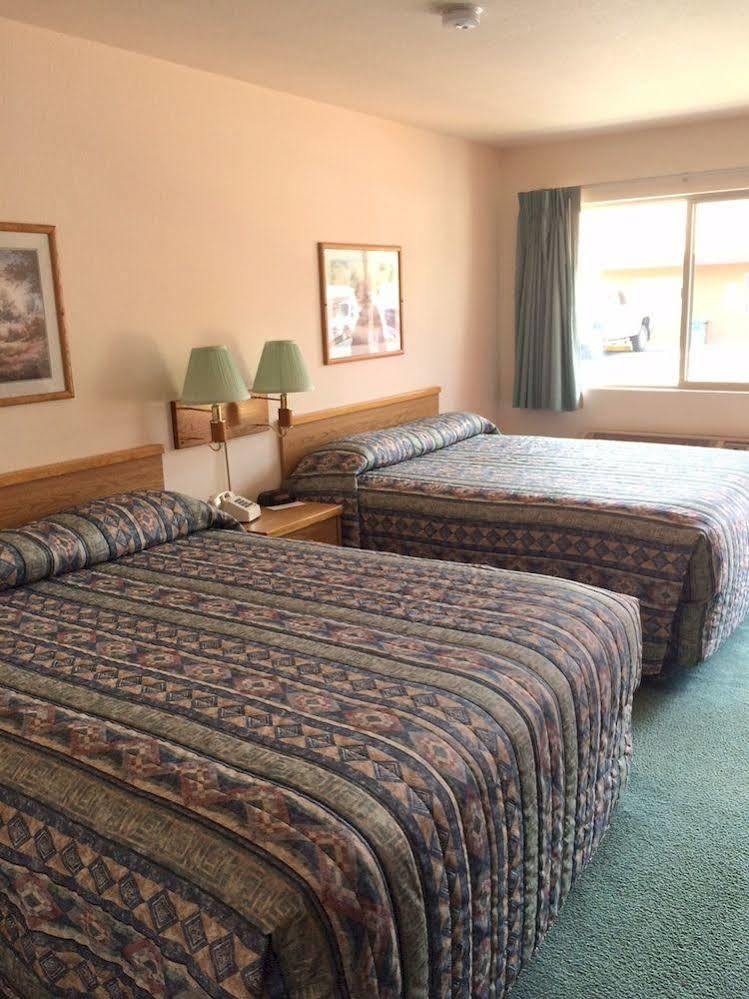 Mini Golden Inns Motel Hungry Horse エクステリア 写真